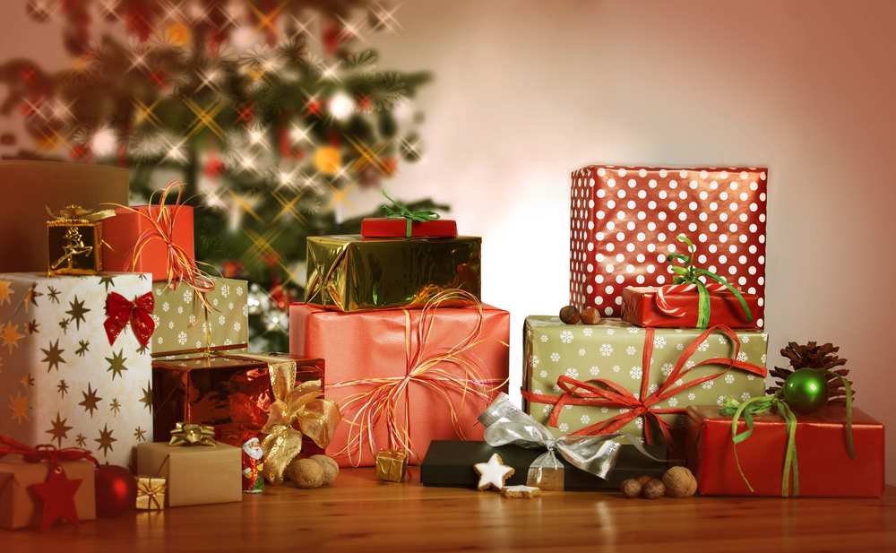 Federal Ethics Czar Reminds Employees About Holiday Gift Rules